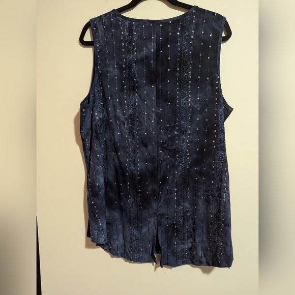 Dress Barn Sequined Tank shirt. Great for layering . V neck. Size 2X. Stretchy. - Picture 4 of 7